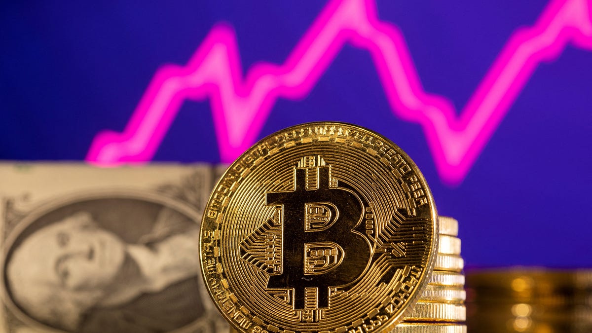 Bitcoin Falls as Tech Stocks Decline