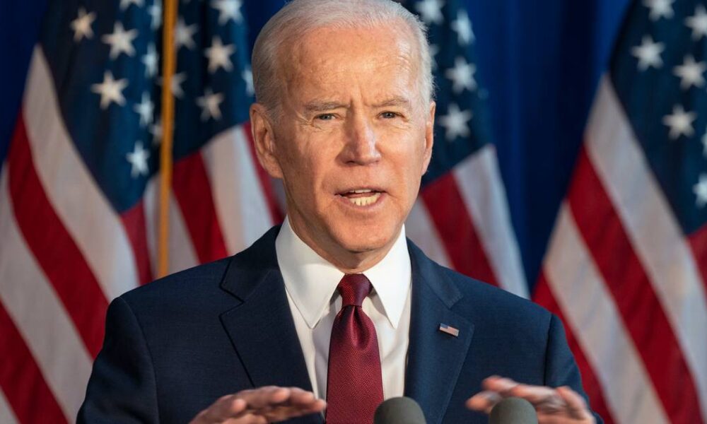 Biden is 'rushing' to make DeFi illegal, VanEck exec says in dire warning – DL News