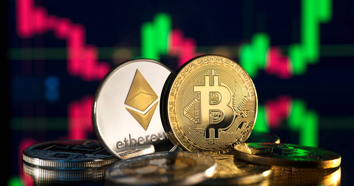 Bitcoin and Ethereum rebound after a week of brutal losses – here’s why – DL News