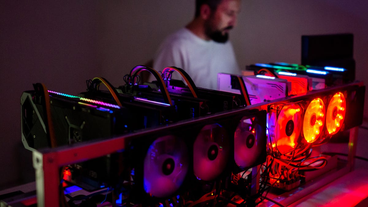 Bitcoin Miners Abandon Cryptocurrency to Profit from AI